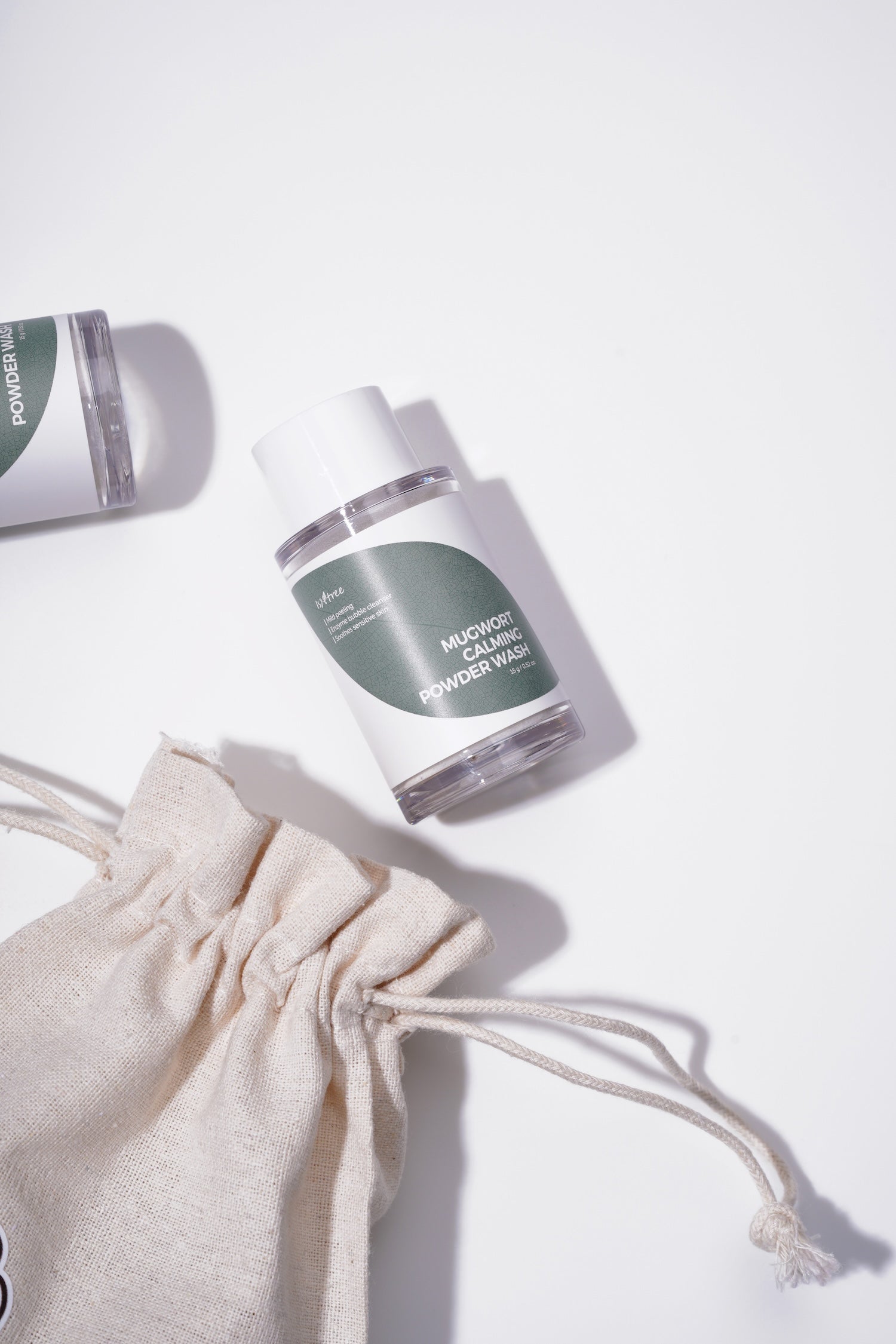 [Isntree] Jabón en polvo calmante de artemisa 15 g