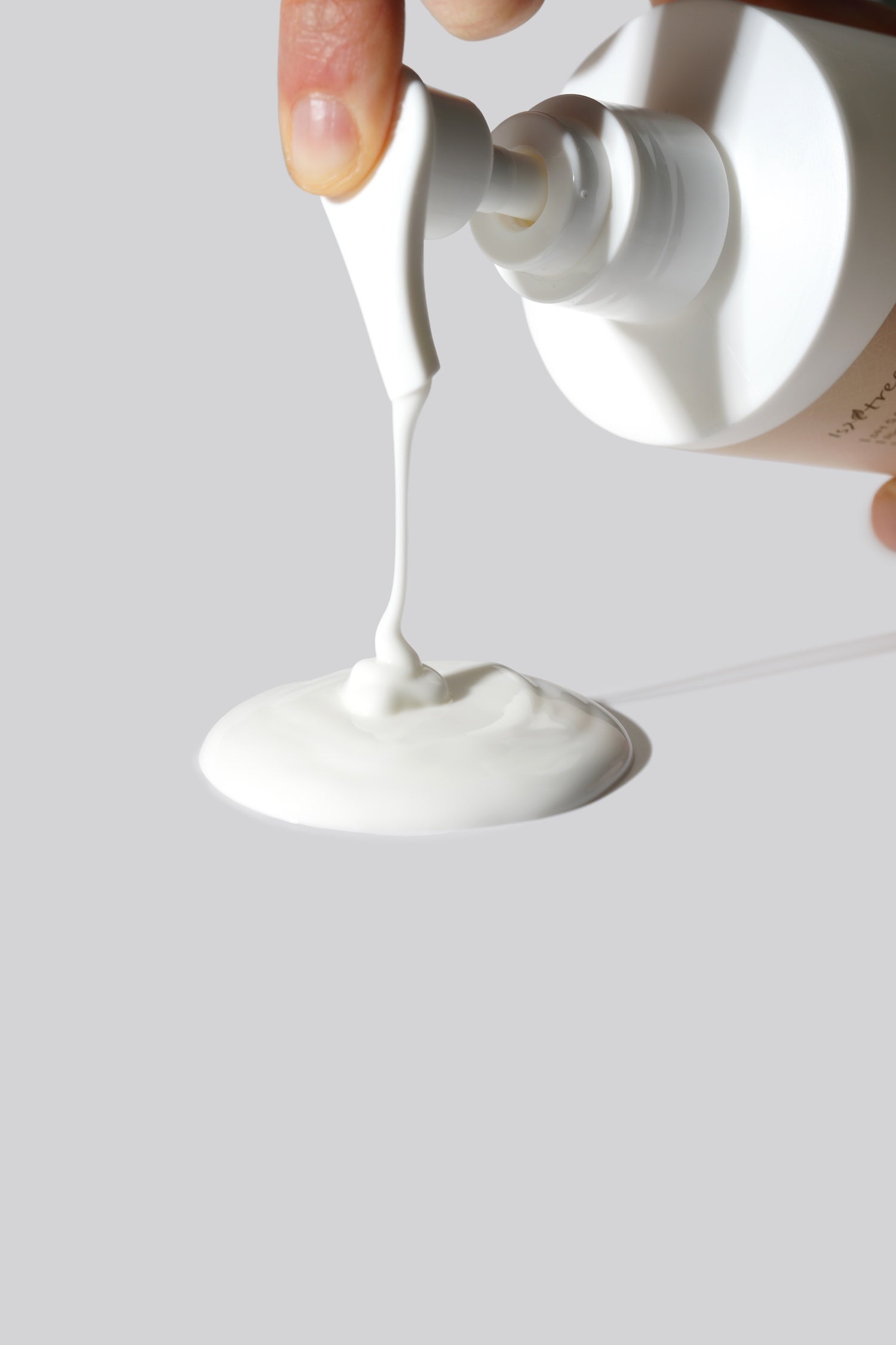 [Isntree] Leche limpiadora vegana de raíz de ñame 220 ml