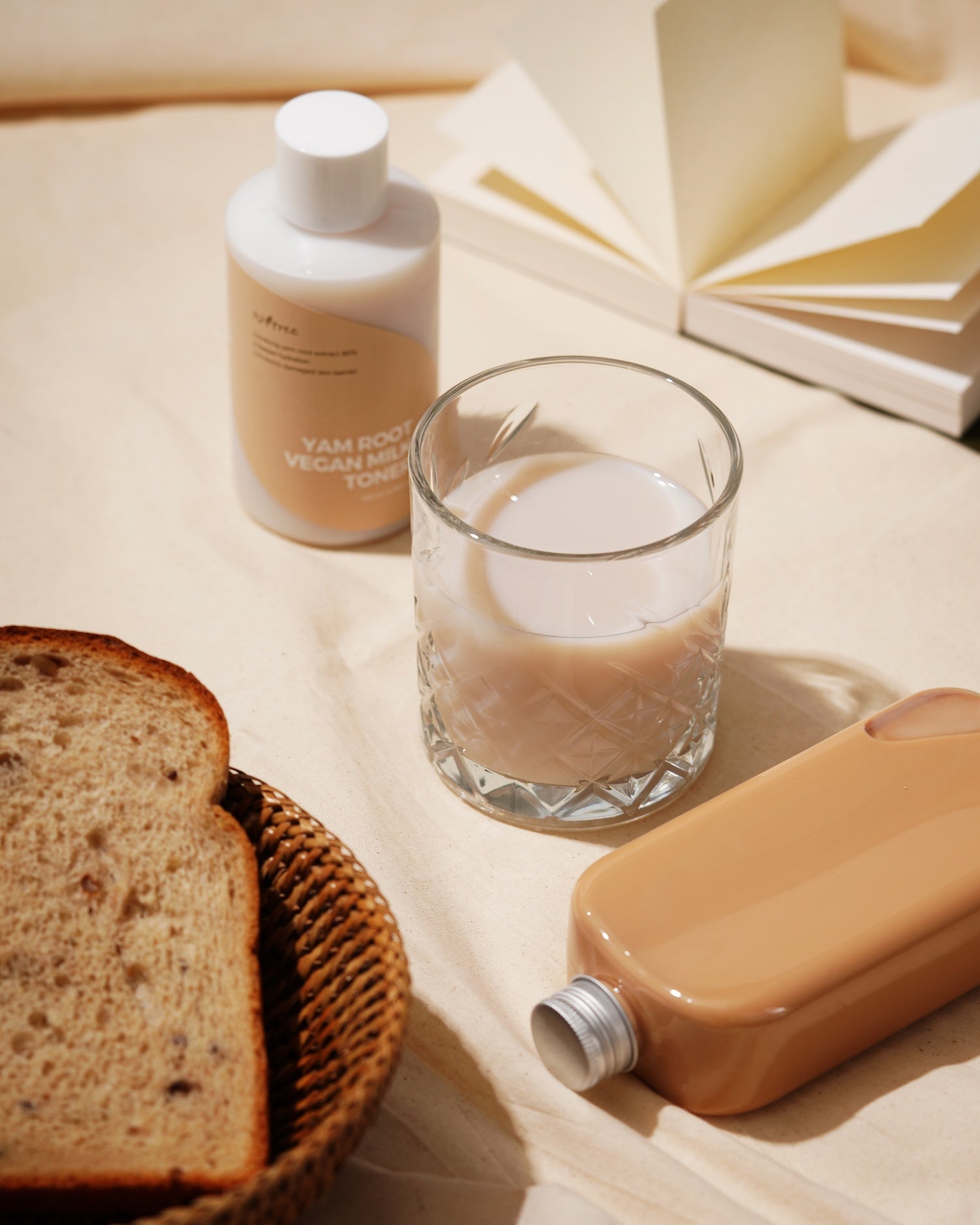 [Isntree] Tónico de leche vegana de raíz de ñame 200 ml