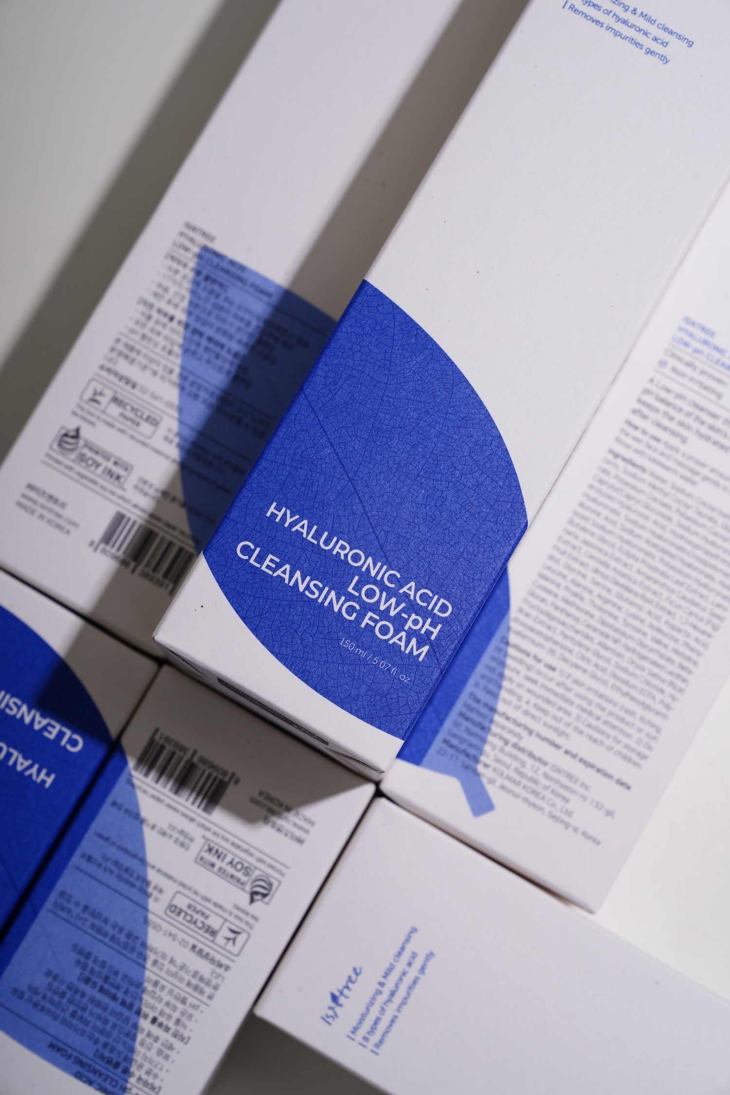 [Isntree] Espuma limpiadora de ácido hialurónico de bajo pH 150 ml